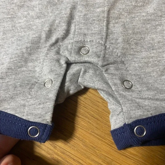 NEW Detroit Tigers Baby Onesie Romper 0-3 Months Gray MLB - Picture 6 of 10